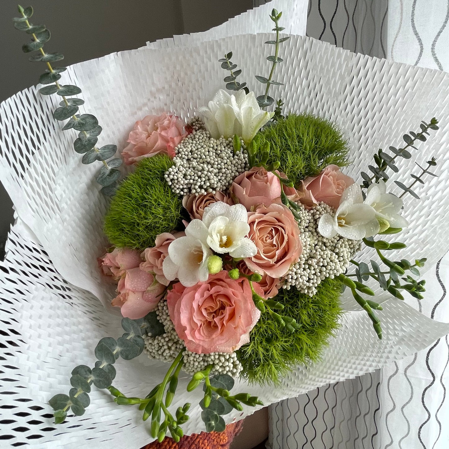 Her favourite garden spray roses bouquet No.3💚